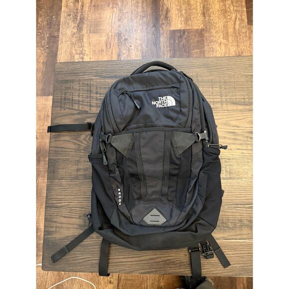 The North Face Recon 30L Backpack - never used - Picture 1 of 8